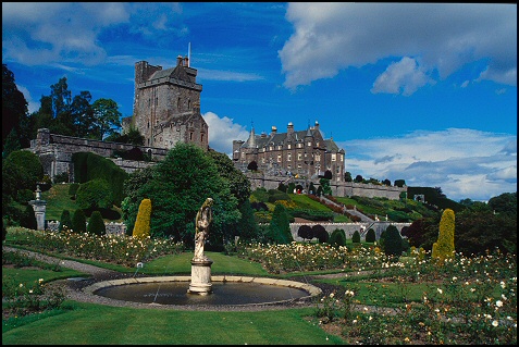 Drummond Castle gardens
