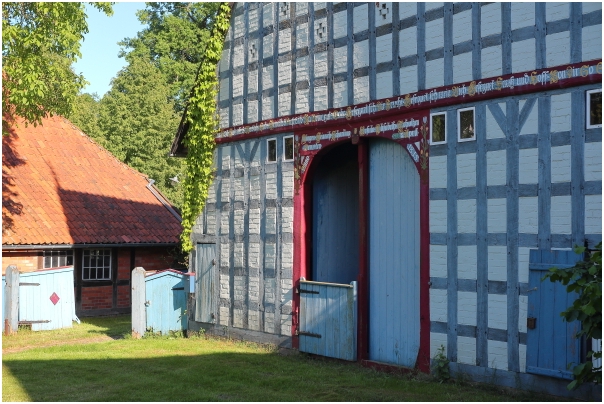 Jabel: Fachwerkhaus im Rundling, siehe auch Bild unten.