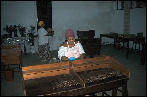 making cigars in Sao Felix